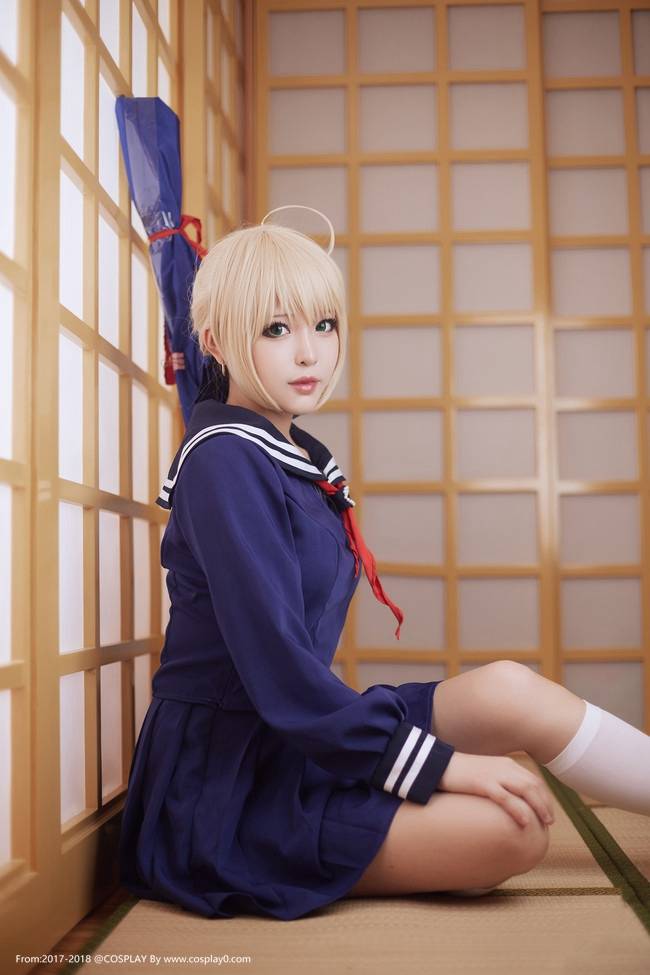 Cosplay福利/阿尔托利亚·潘德拉贡美女制服同人Cosplay写真图片