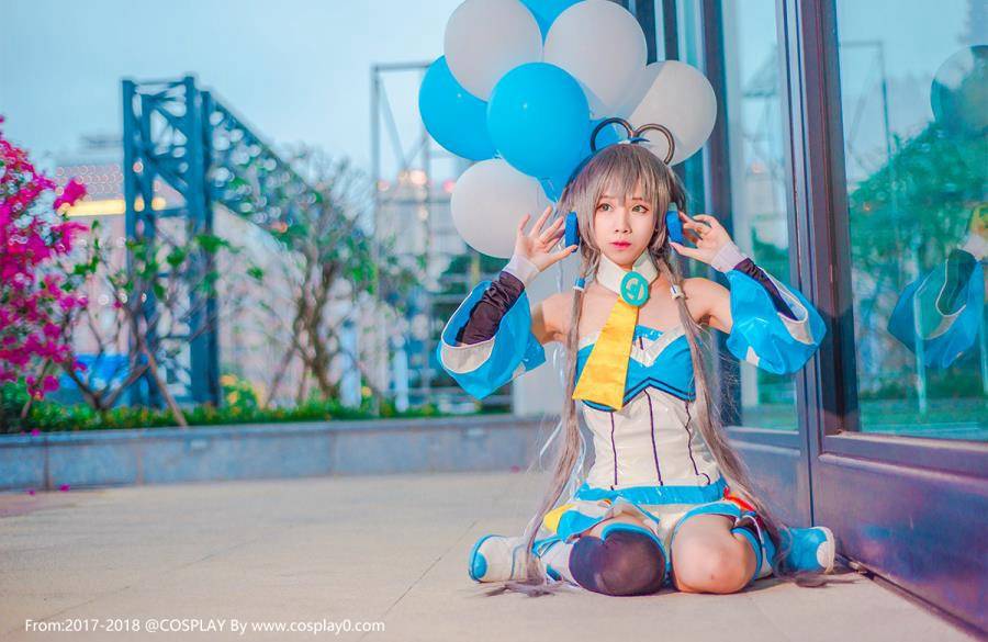 Cosplay福利/绝对领域清纯美女黑丝洛天依Cosplay高清写真图片