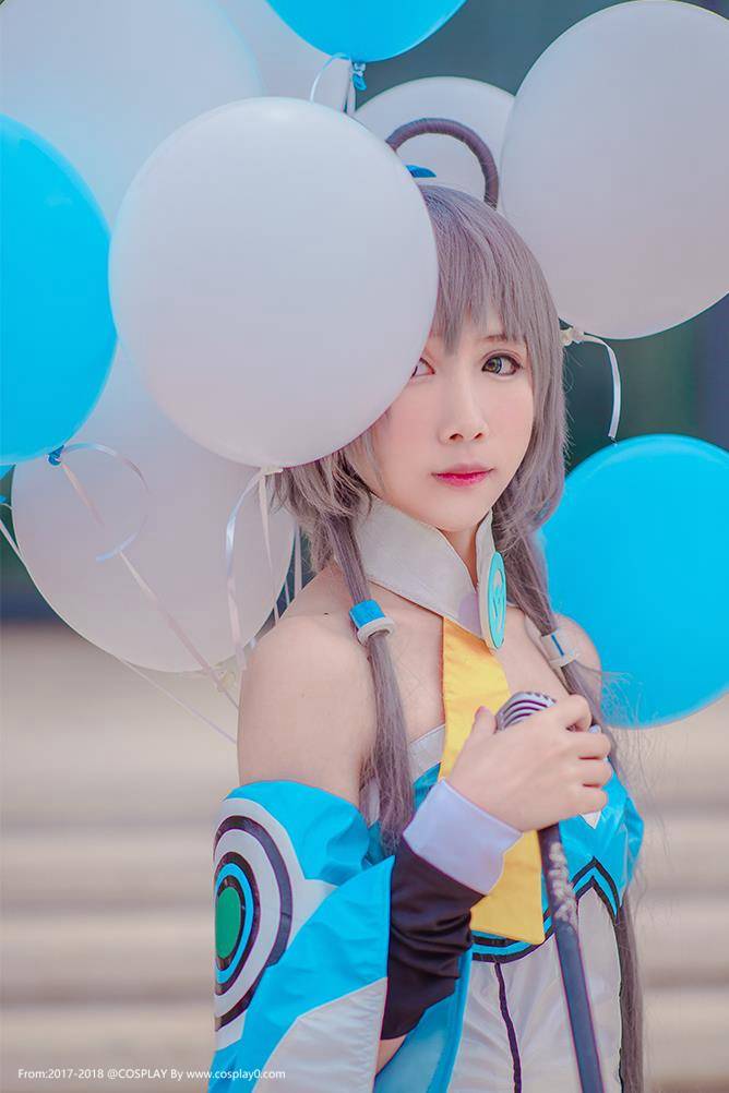 Cosplay福利/绝对领域清纯美女黑丝洛天依Cosplay高清写真图片