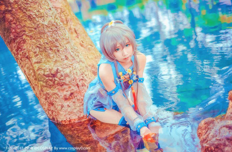 Cosplay福利/洛城书苑萝莉裸足诱惑无圣光洛天依Cosplay美图