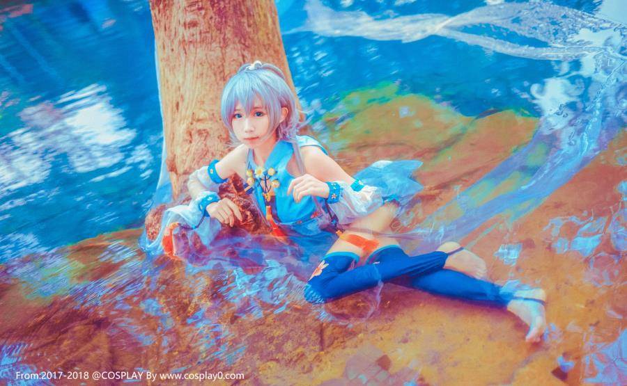 Cosplay福利/洛城书苑萝莉裸足诱惑无圣光洛天依Cosplay美图