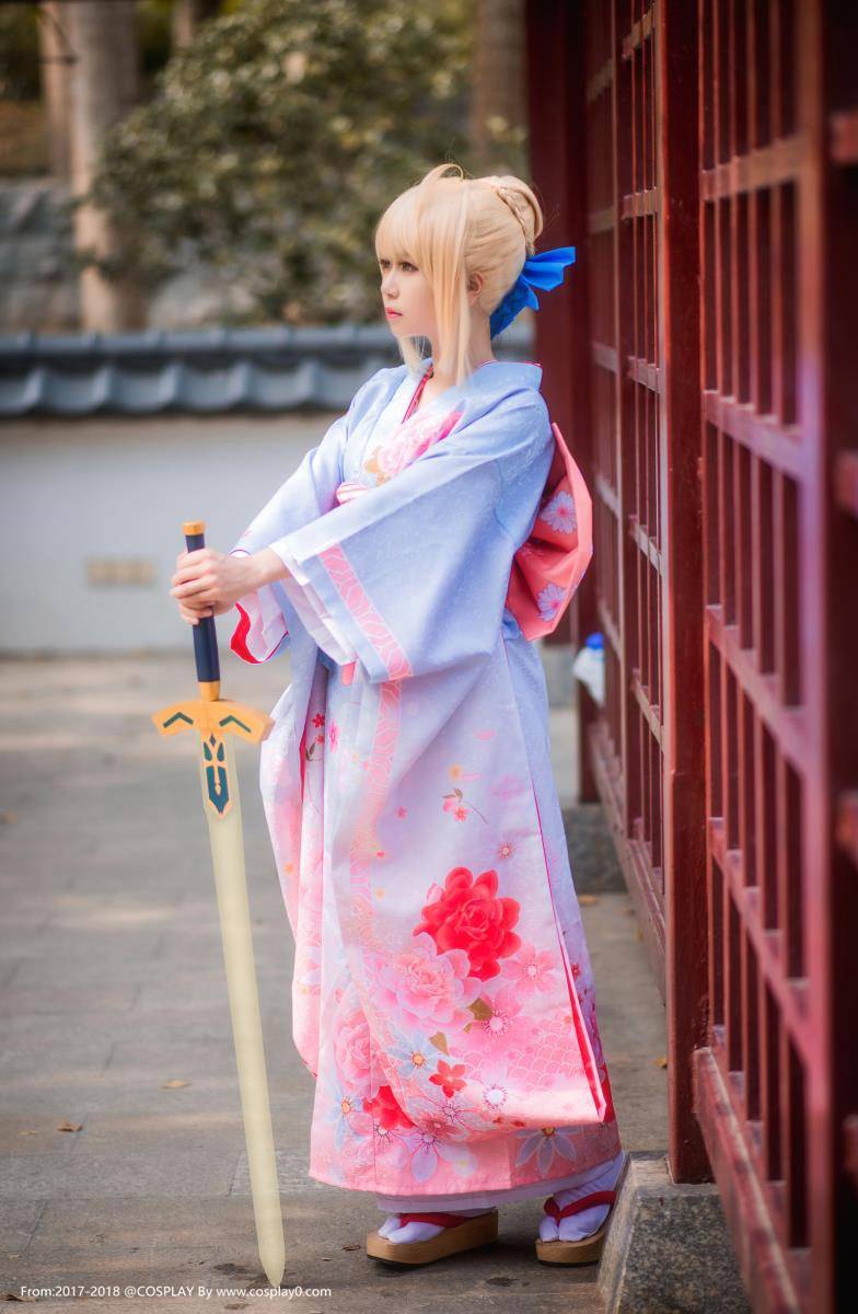 Cosplay福利/阿尔托利亚·潘德拉贡saber美女白金x和服Cos图片