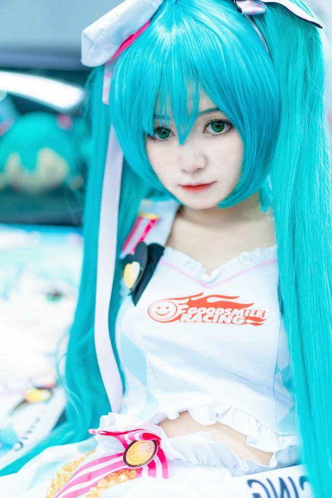 Cosplay福利/初音未来绝对领域cosplay Cn：春眠的哈妹