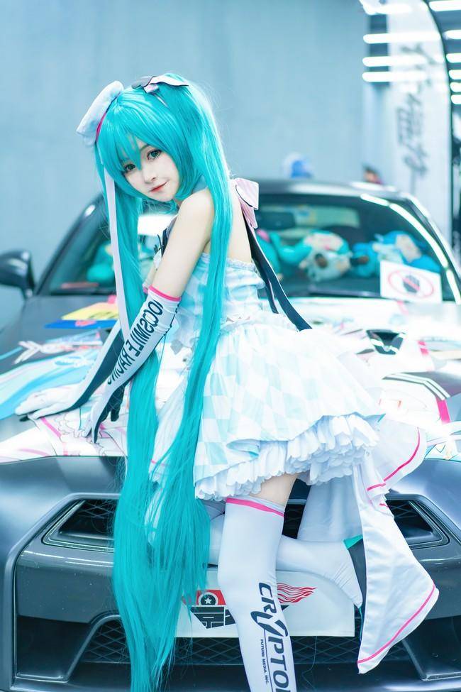 Cosplay福利/初音未来绝对领域cosplay Cn：春眠的哈妹