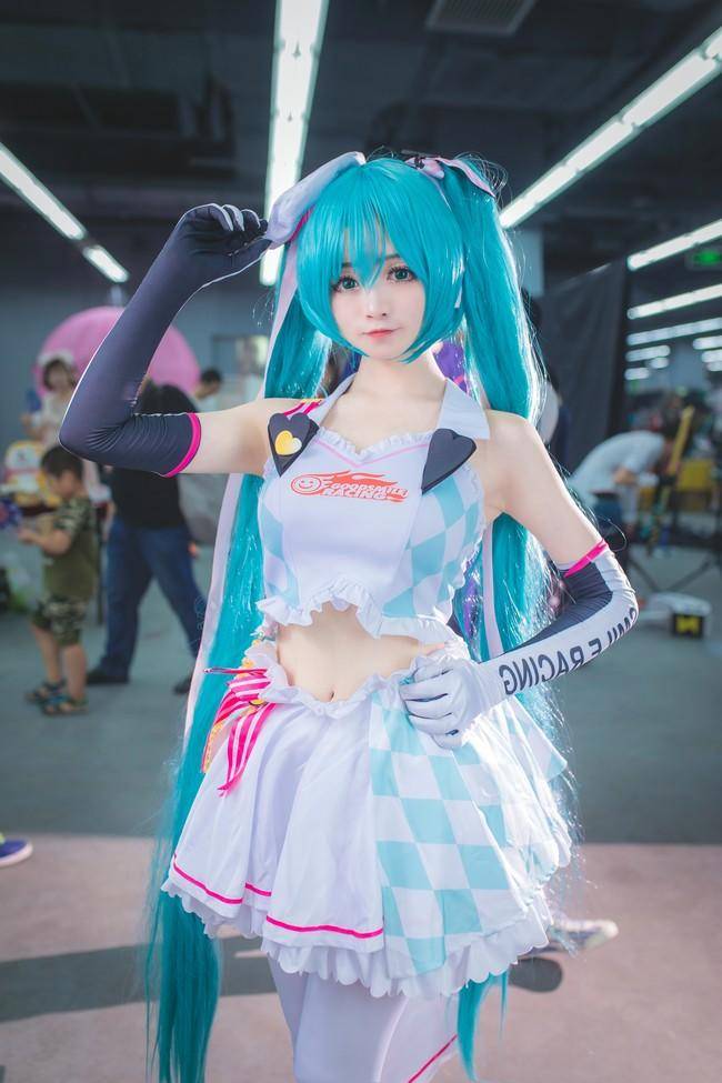 Cosplay福利/初音未来绝对领域cosplay Cn：春眠的哈妹