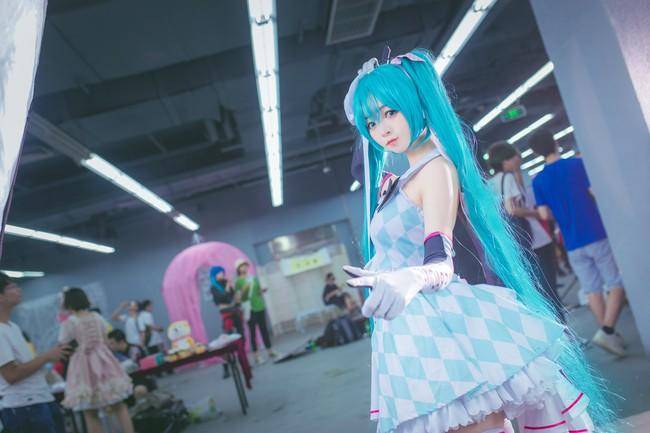 Cosplay福利/初音未来绝对领域cosplay Cn：春眠的哈妹
