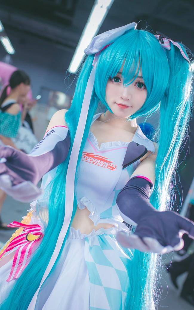 Cosplay福利/初音未来绝对领域cosplay Cn：春眠的哈妹