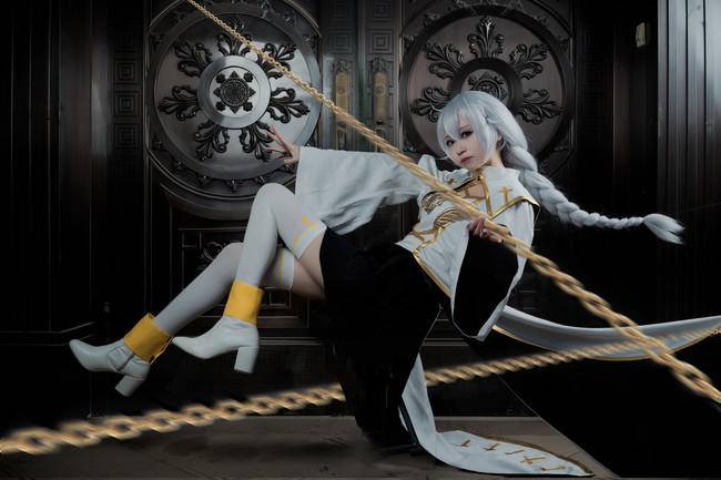 Cosplay福利/崩坏学园卡莲 御姐白丝绝对领域