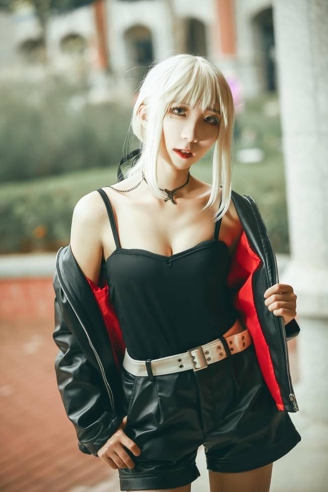 Cosplay福利/黑saber 御姐绝对领域