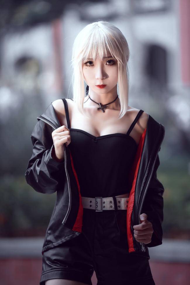 Cosplay福利/黑saber 御姐绝对领域