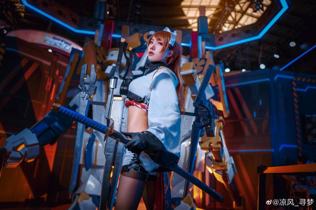 Cosplay福利/重装战姬 高冷御姐 @柚子pomelo呀