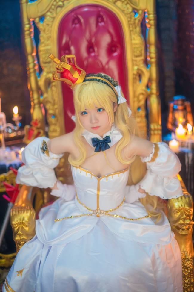 Cosplay福利/伊丽莎白女王 Cn：根plus 摄影：朴实瓜农森近