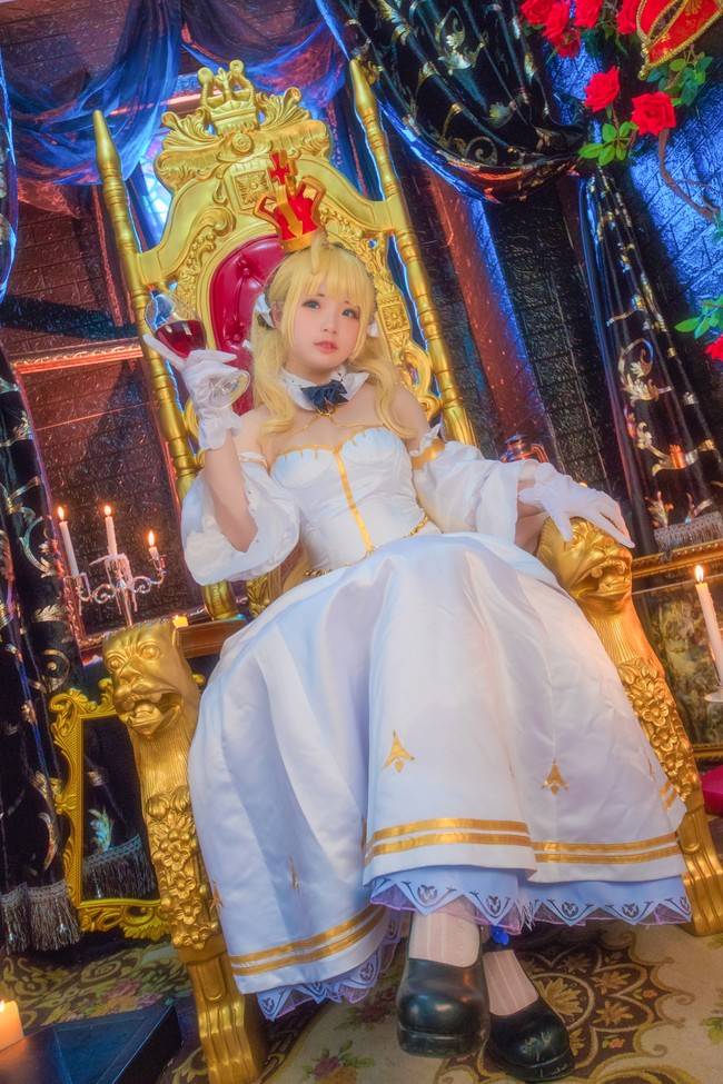 Cosplay福利/伊丽莎白女王 Cn：根plus 摄影：朴实瓜农森近