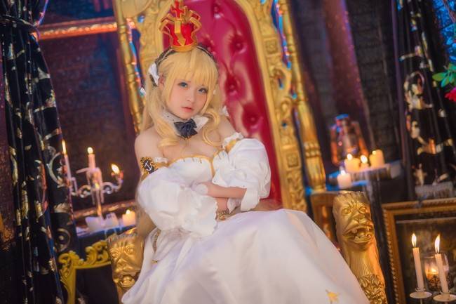 Cosplay福利/伊丽莎白女王 Cn：根plus 摄影：朴实瓜农森近