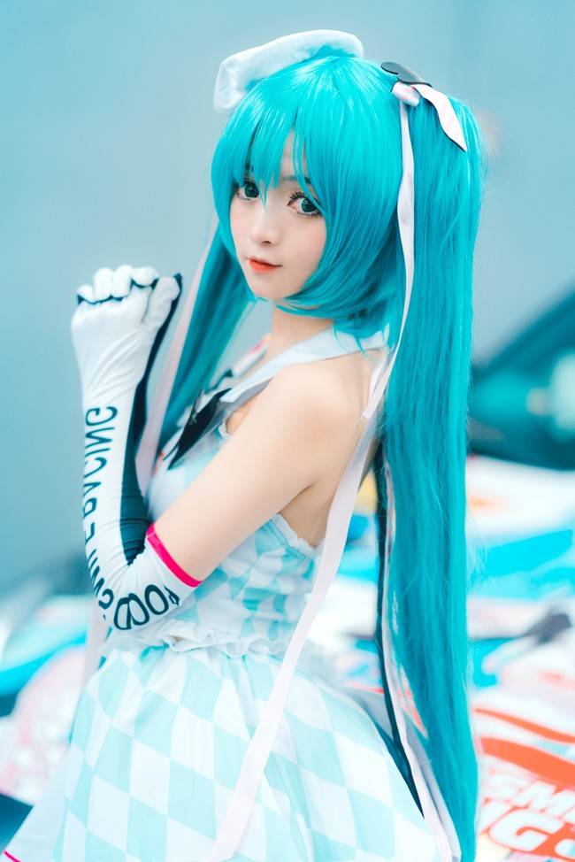 Cosplay福利/初音未来cosplay Cn：春眠的哈妹