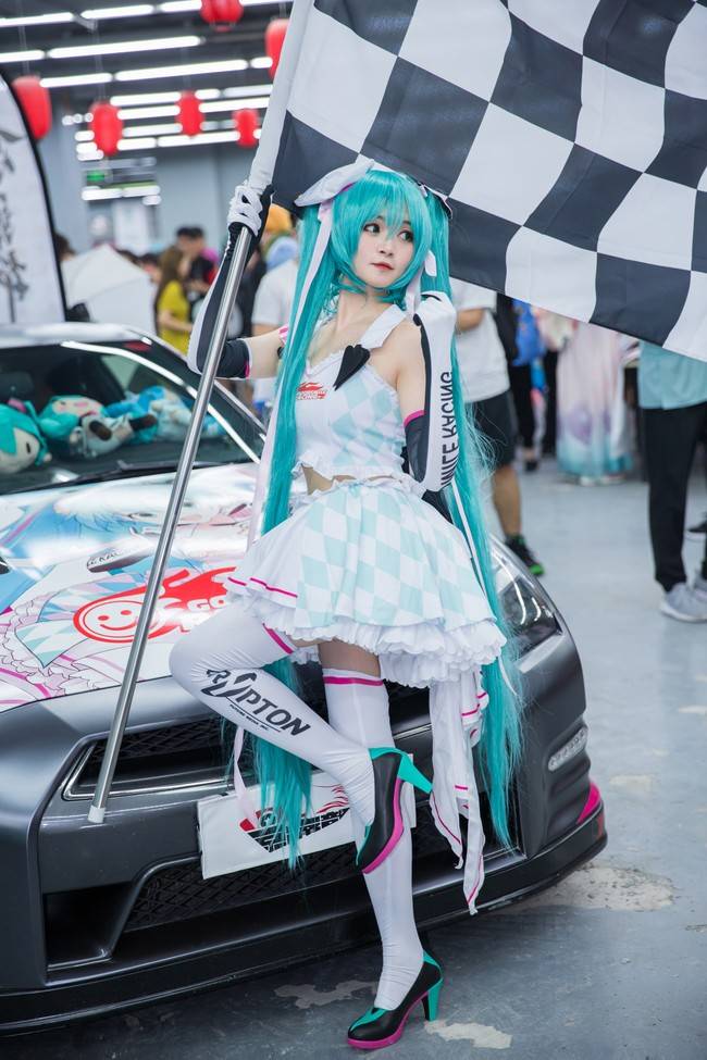 Cosplay福利/初音未来cosplay Cn：春眠的哈妹