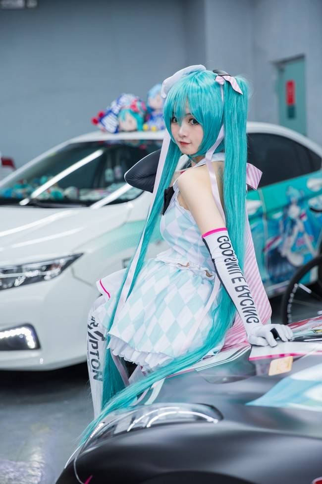 Cosplay福利/初音未来cosplay Cn：春眠的哈妹