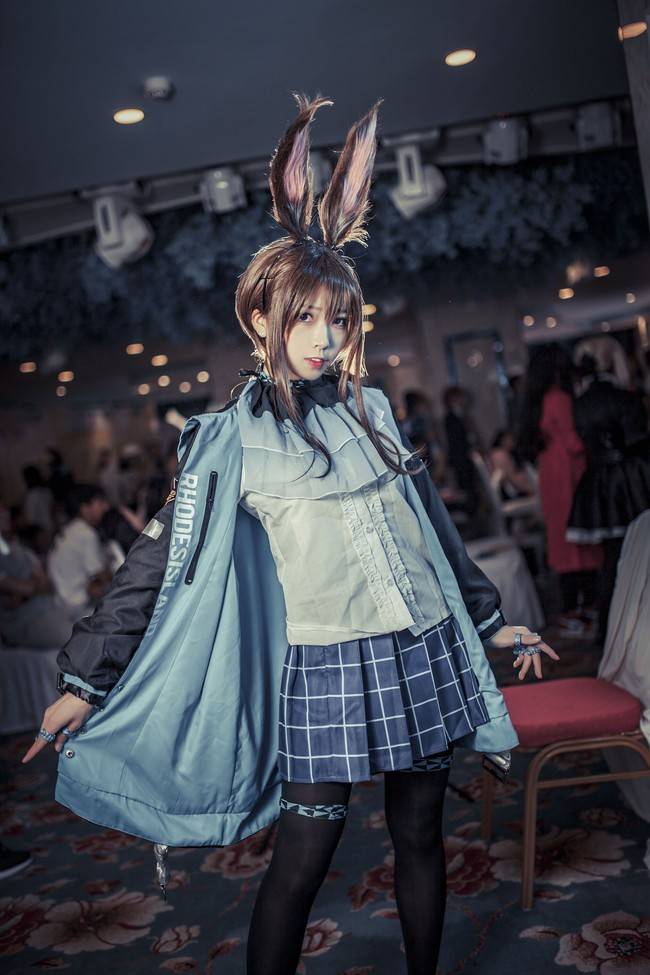 Cosplay福利/明日方舟 阿米娅cosplay Cn：是瓶子鸭