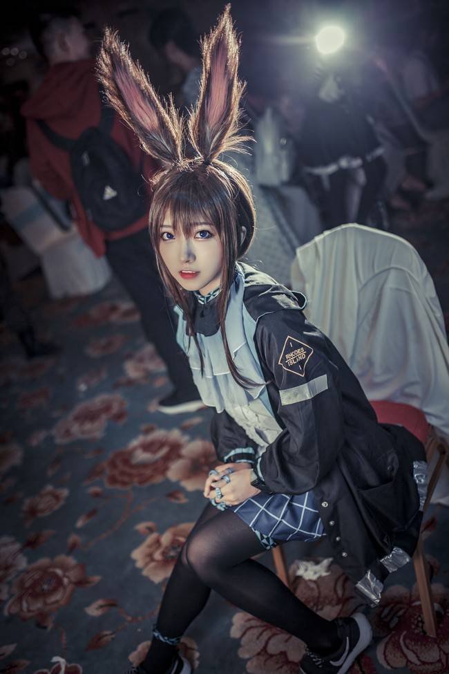 Cosplay福利/明日方舟 阿米娅cosplay Cn：是瓶子鸭