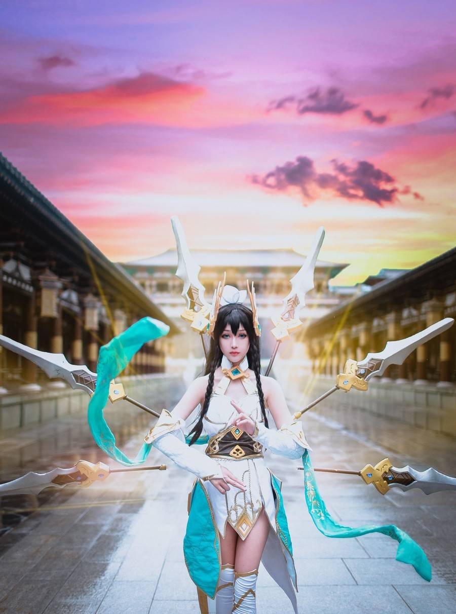 Cosplay福利/英雄联盟 艾瑞莉娅cosplay Cn：欣欣nb