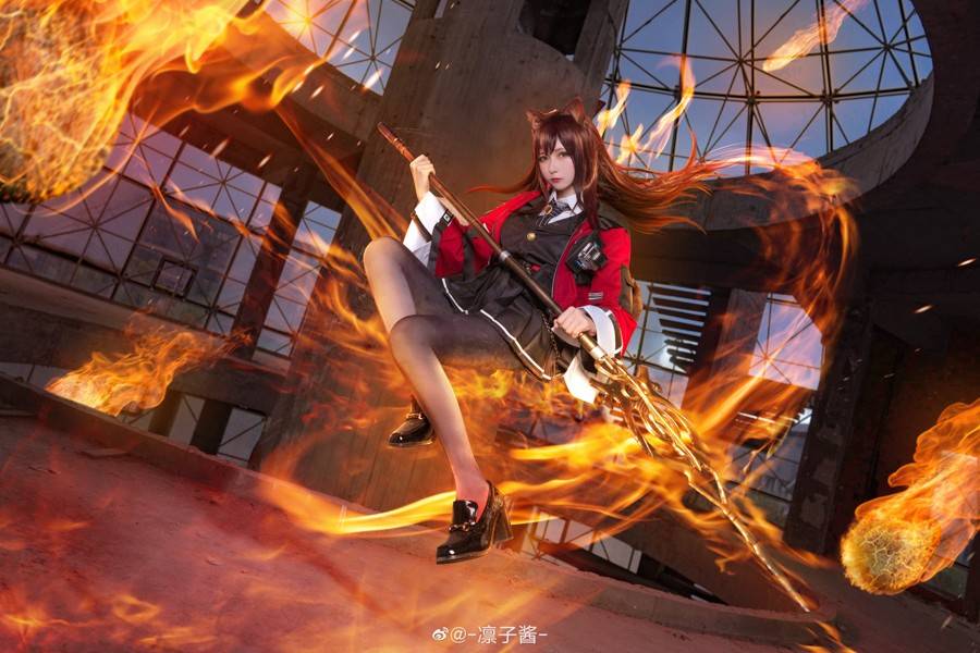 Cosplay福利/明日方舟 天火cosplay Cn：凛子酱