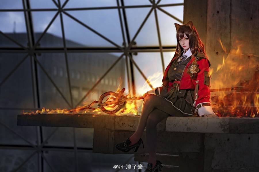 Cosplay福利/明日方舟 天火cosplay Cn：凛子酱