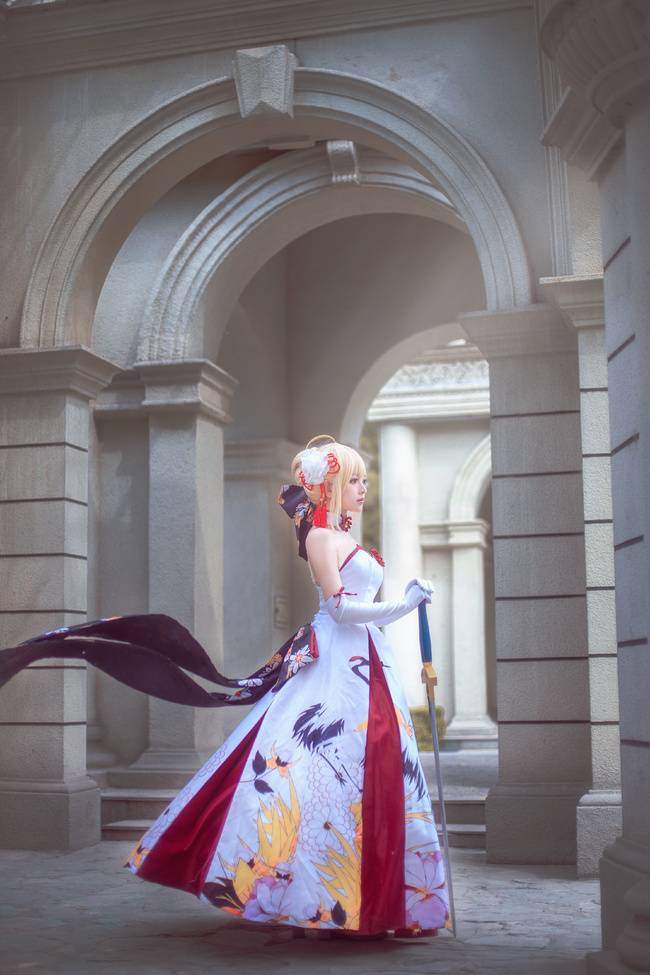 Cosplay福利/Fate 角色:阿尔托利亚·潘德拉贡 Cn:溢灯灯
