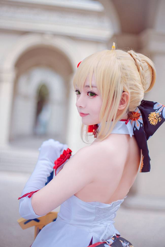 Cosplay福利/Fate 角色:阿尔托利亚·潘德拉贡 Cn:溢灯灯