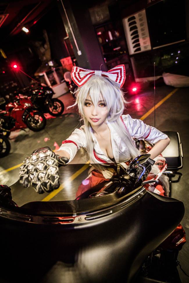 Cosplay福利/东方Project 角色:藤原妹红 Cn:如月灰