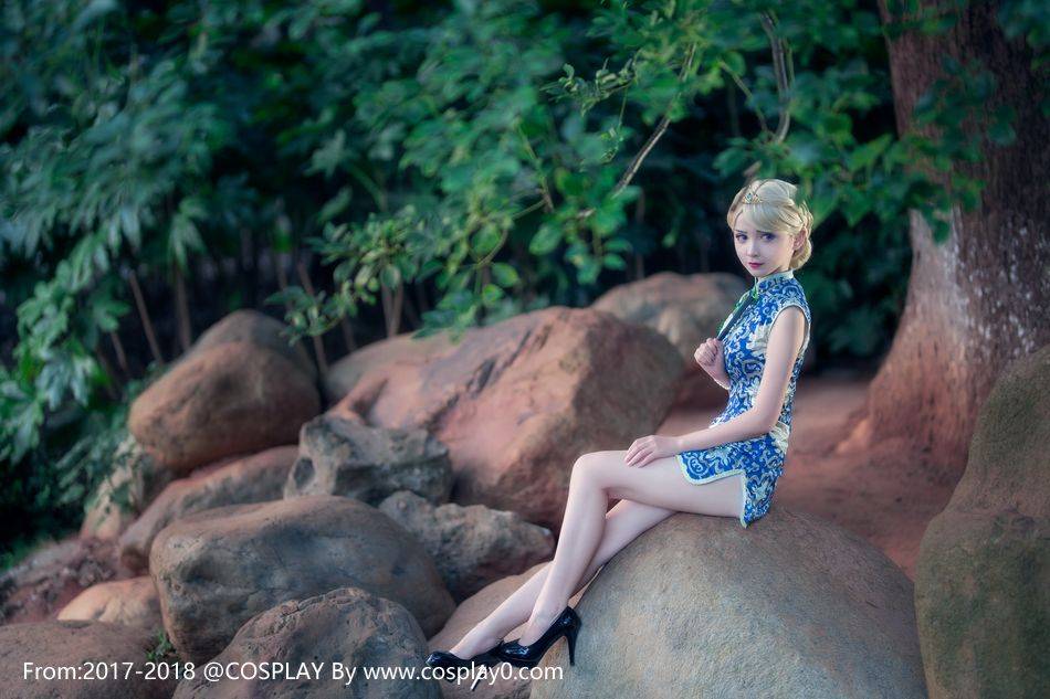 Cosplay福利/旗袍美女冰雪奇缘艾莎Cosplay图片