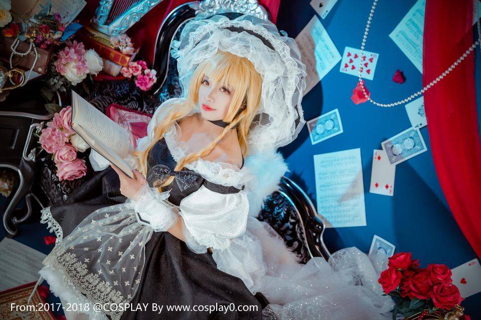 Cosplay福利/绝对领域 魔理沙博丽灵梦Cos百合姐妹花白丝福利