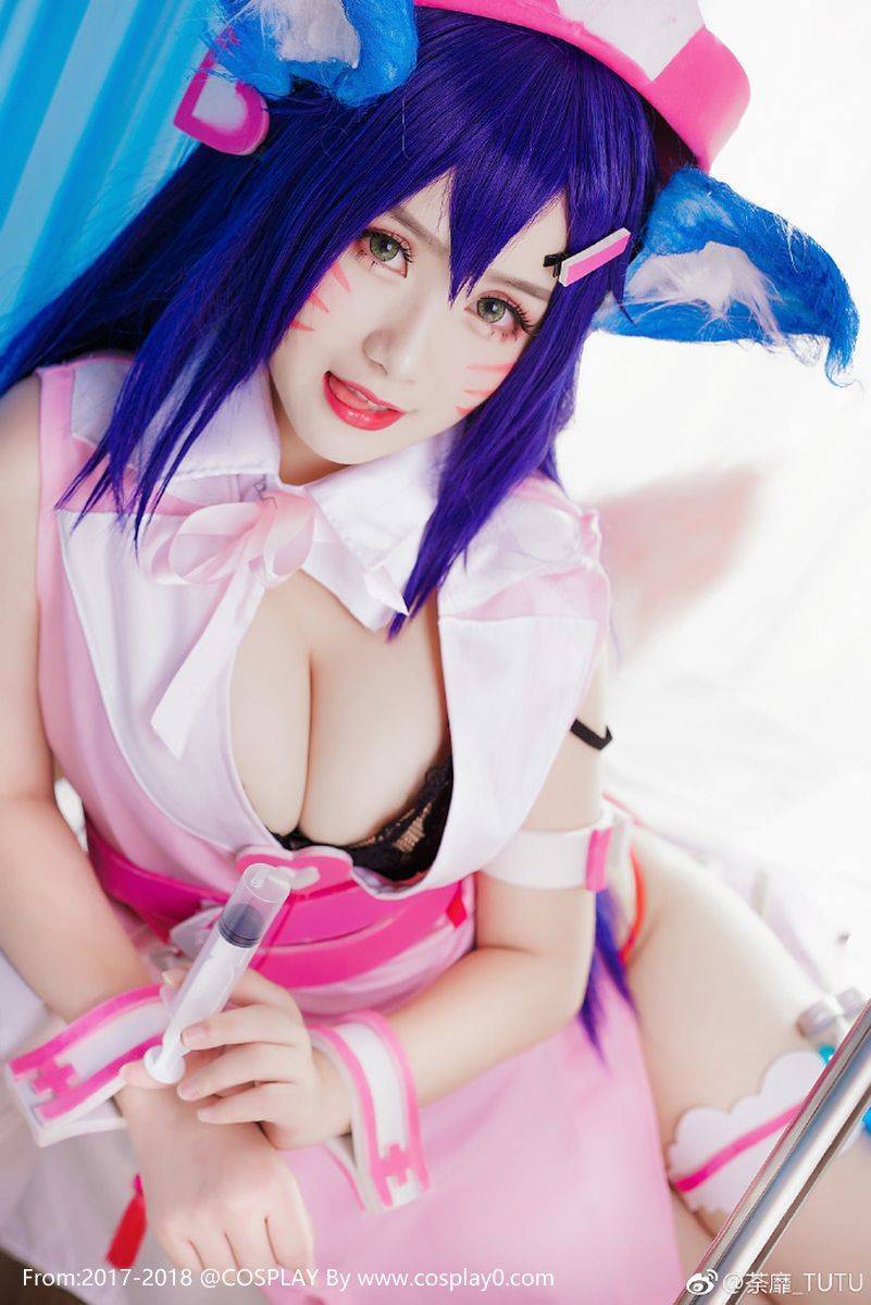 Cosplay福利/英雄联盟同人九尾妖狐阿狸Cos绝对领域巨乳美女福利图