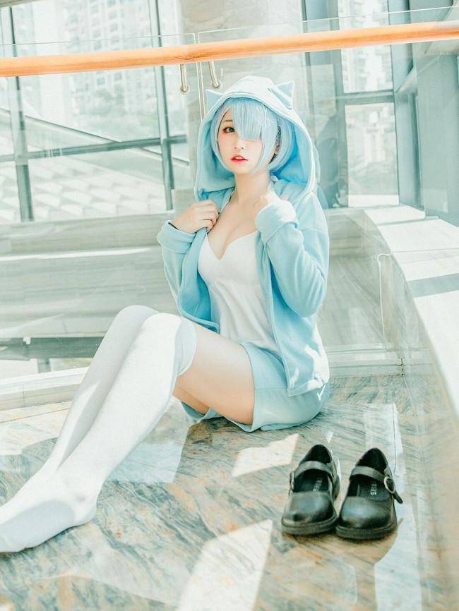 Cosplay福利/雷姆 白丝睡衣 Cn:小闻筒子