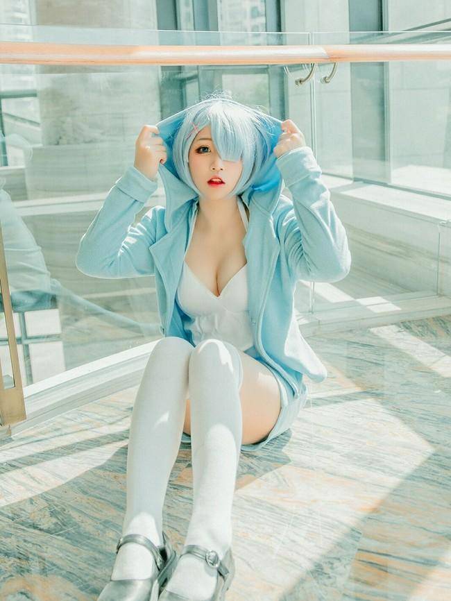 Cosplay福利/雷姆 白丝睡衣 Cn:小闻筒子