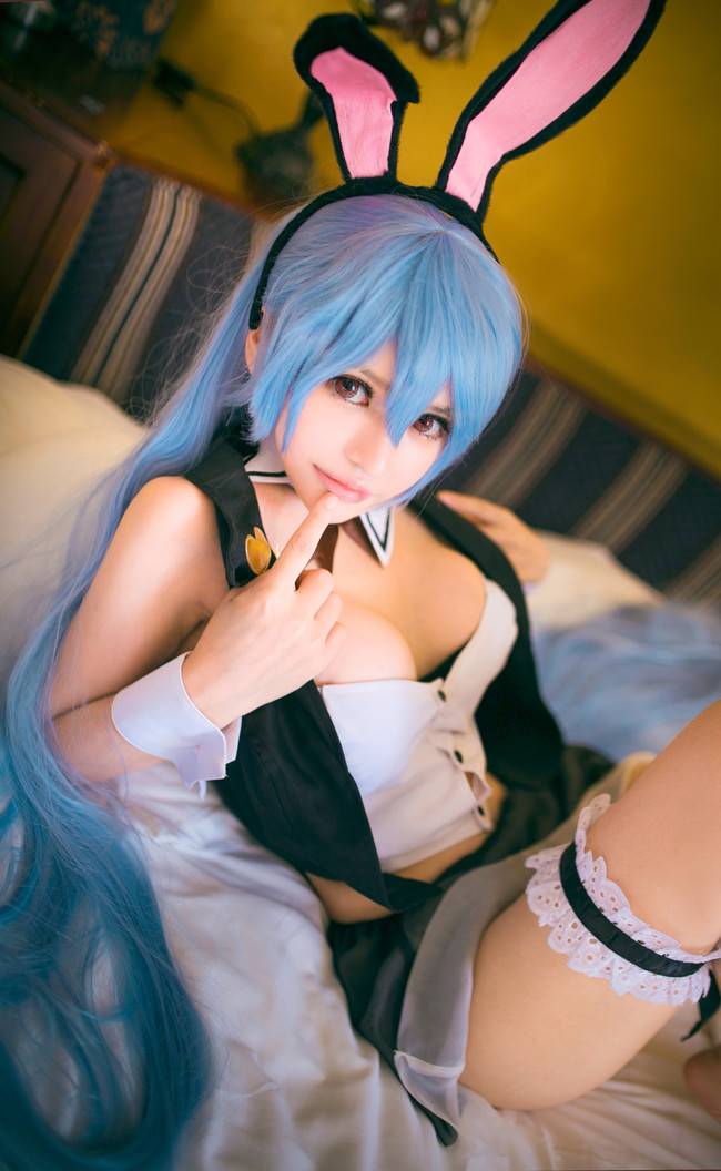 Cosplay福利/性感萌妹兔女郎miku Cn:音萝喵