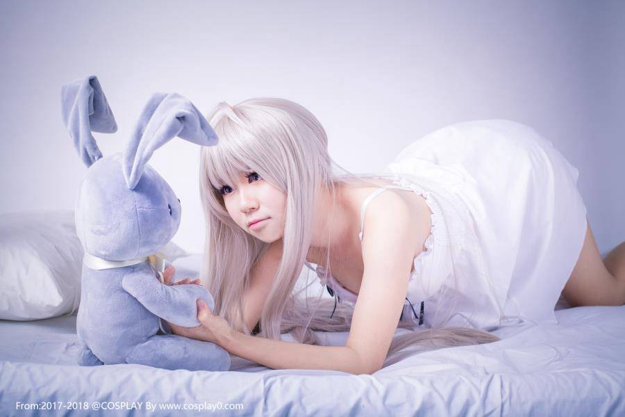 Cosplay福利/有沟必火！白金x缘之空春日野穹穹妹睡衣Cos足控福利