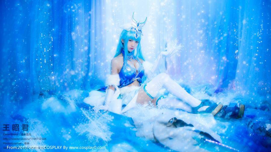 Cosplay福利/巨乳美女鳗鱼霏儿Cos王者荣耀王昭君白丝腿控福利图片