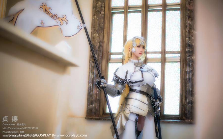 Cosplay福利/鳗鱼霏儿Cos圣女贞德御姐绝对领域萌妹子写真图片