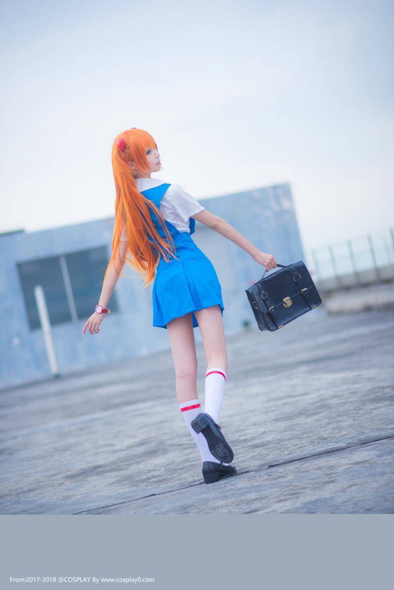 Cosplay福利/半次元美女Coser青青子Cos明月香同人制服图片