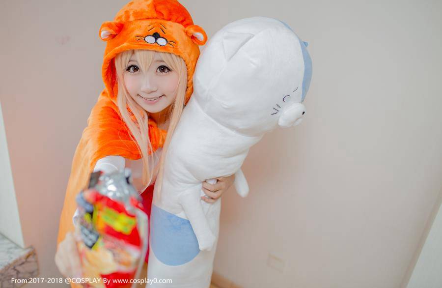 Cosplay福利/黑川扮演干物妹小埋土间埋制服萝莉Cos图片