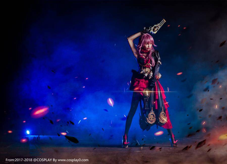 Cosplay福利/死亡爱丽丝卑劣灰姑娘Cos黑丝御姐