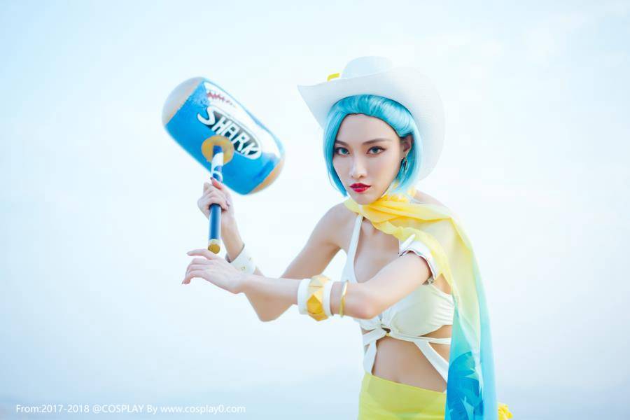 Cosplay福利/王者荣耀钟无艳海滩丽影Cos极品御姐写真福利图