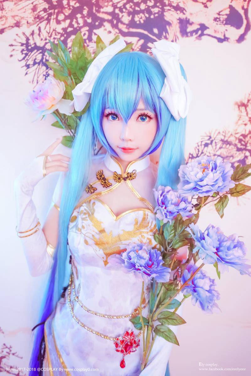 Cosplay福利/金丝雀初音未来黑丝诱惑ElyEE子Cosplay福利图片