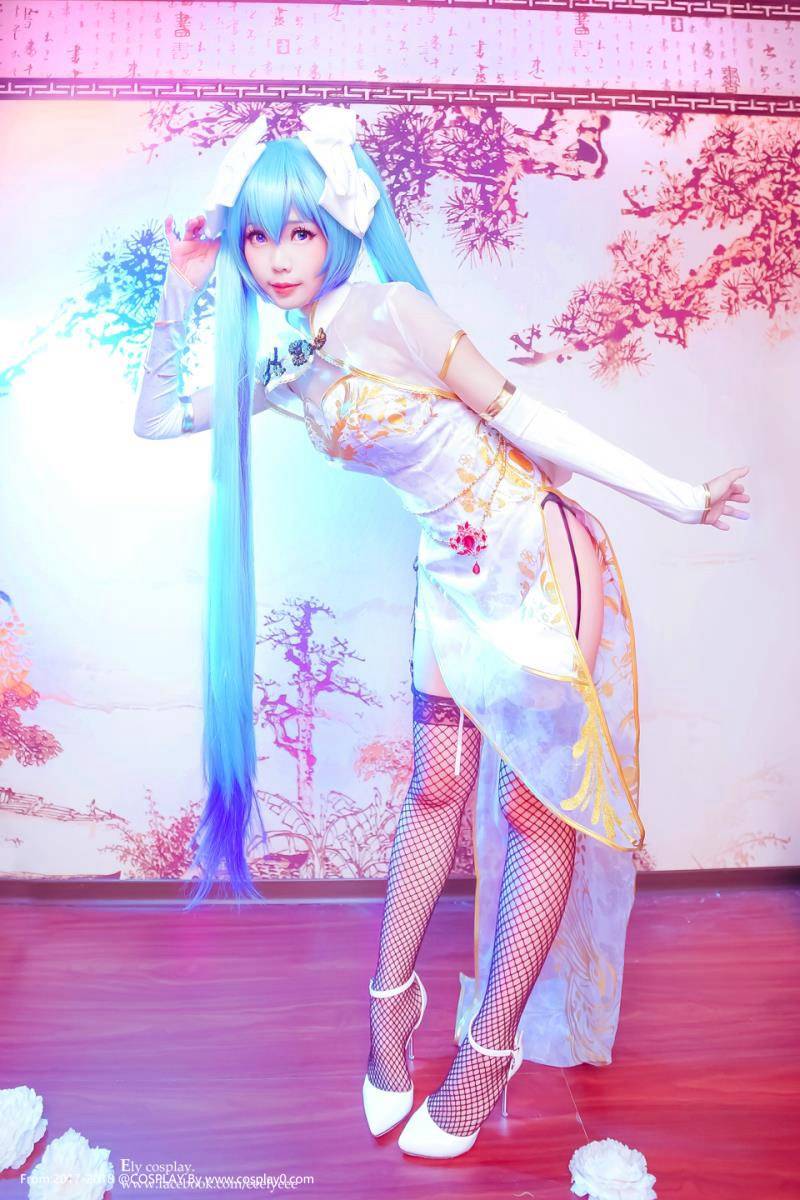 Cosplay福利/金丝雀初音未来黑丝诱惑ElyEE子Cosplay福利图片