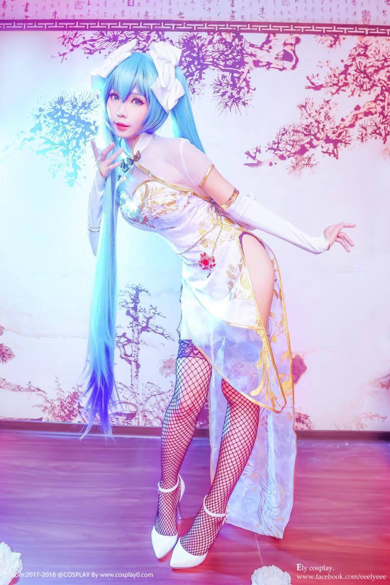 Cosplay福利/金丝雀初音未来黑丝诱惑ElyEE子Cosplay福利图片