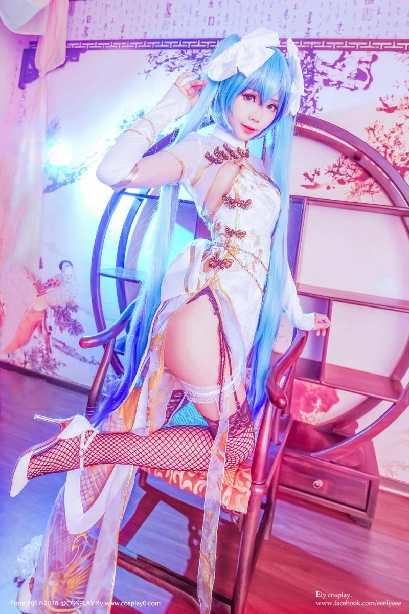 Cosplay福利/金丝雀初音未来黑丝诱惑ElyEE子Cosplay福利图片