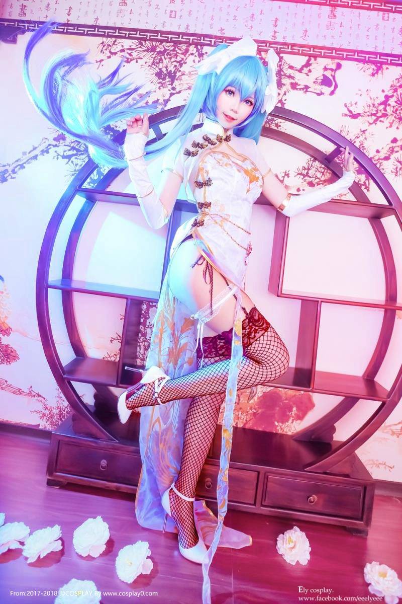 Cosplay福利/金丝雀初音未来黑丝诱惑ElyEE子Cosplay福利图片