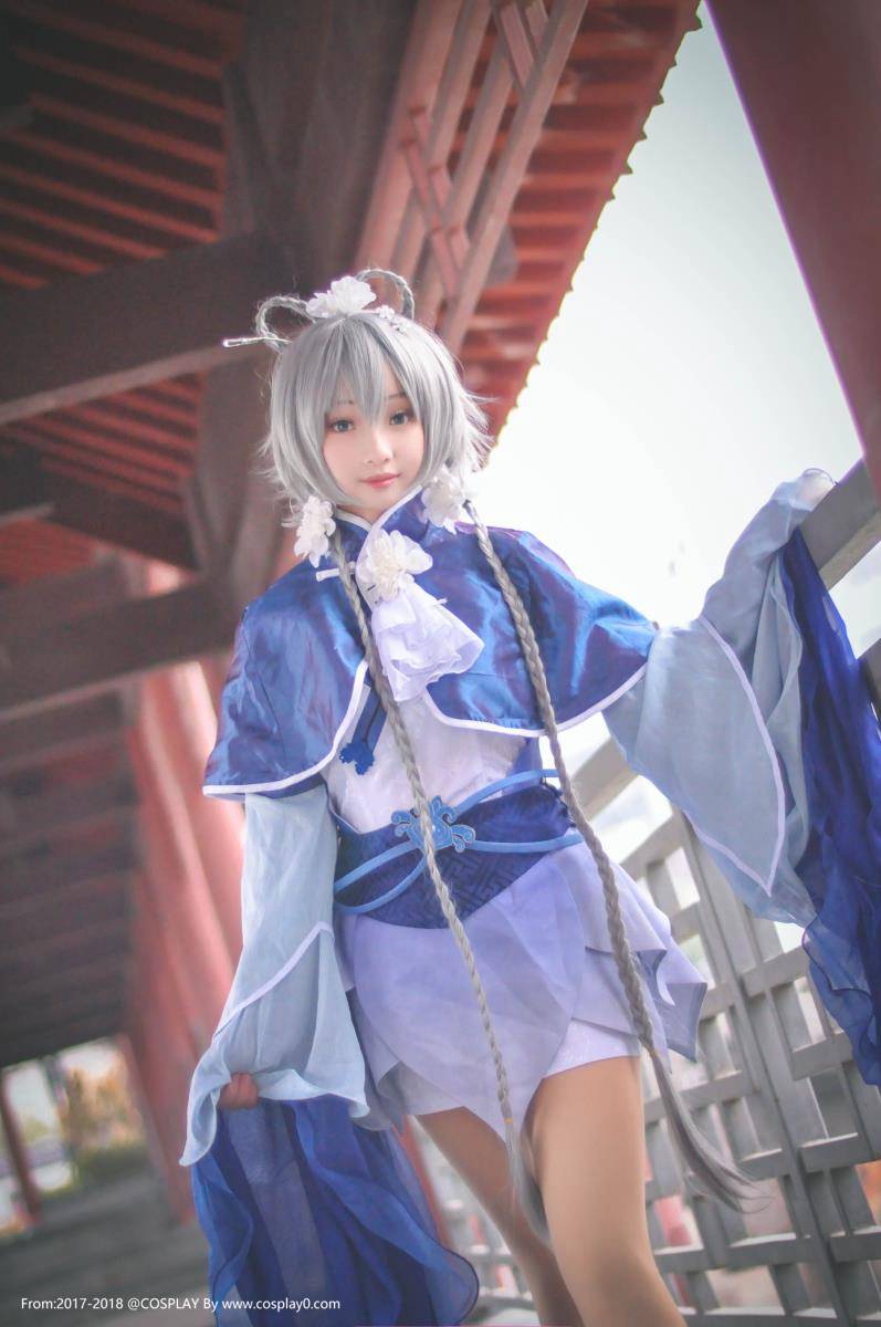 Cosplay福利/半次元福利向洛天依冬至芍药汉服美女Cosplay古风图片