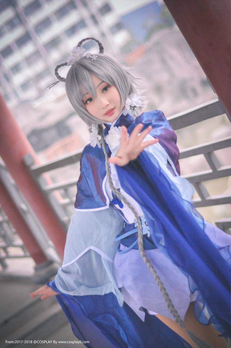 Cosplay福利/半次元福利向洛天依冬至芍药汉服美女Cosplay古风图片