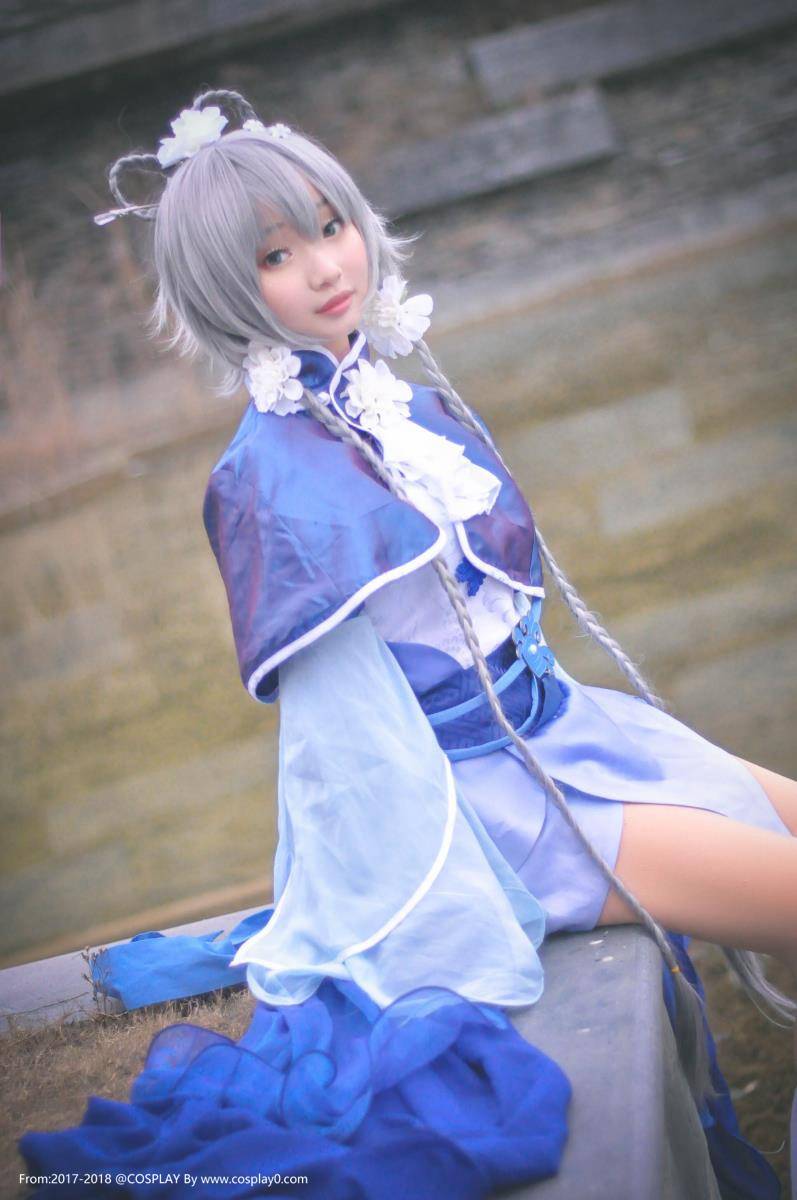 Cosplay福利/半次元福利向洛天依冬至芍药汉服美女Cosplay古风图片